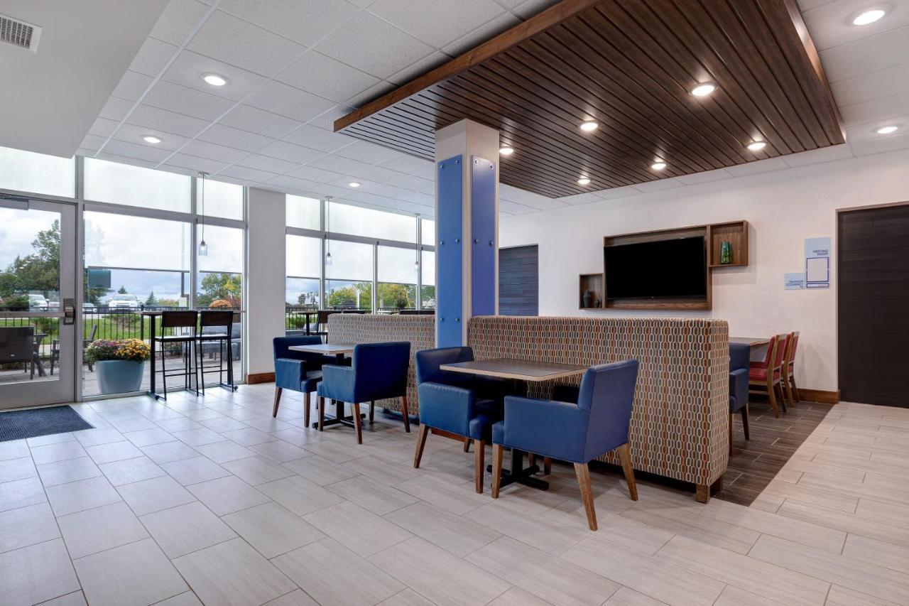 Holiday Inn Express & Suites - Brighton, An Ihg Hotel Extérieur photo